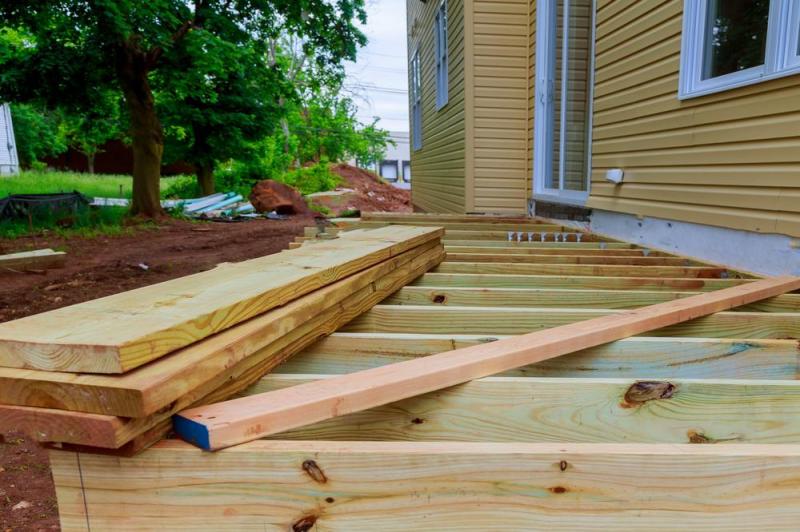 Pourquoi un bon terrassement conditionne-t-il la durabilit&eacute; de votre terrasse pr&egrave;s de La Rochelle ?